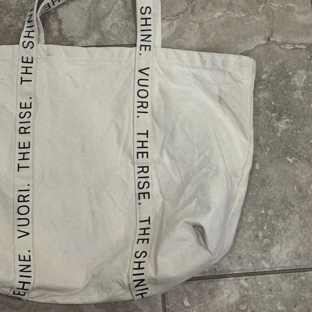 Vuori The Rise The Shine Canvas Tote Bag Cream‎ Oversized Shopper Gym Beach Bag
